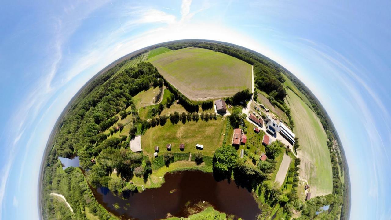 Soomaa Water Camp Otel Jõesuu Dış mekan fotoğraf